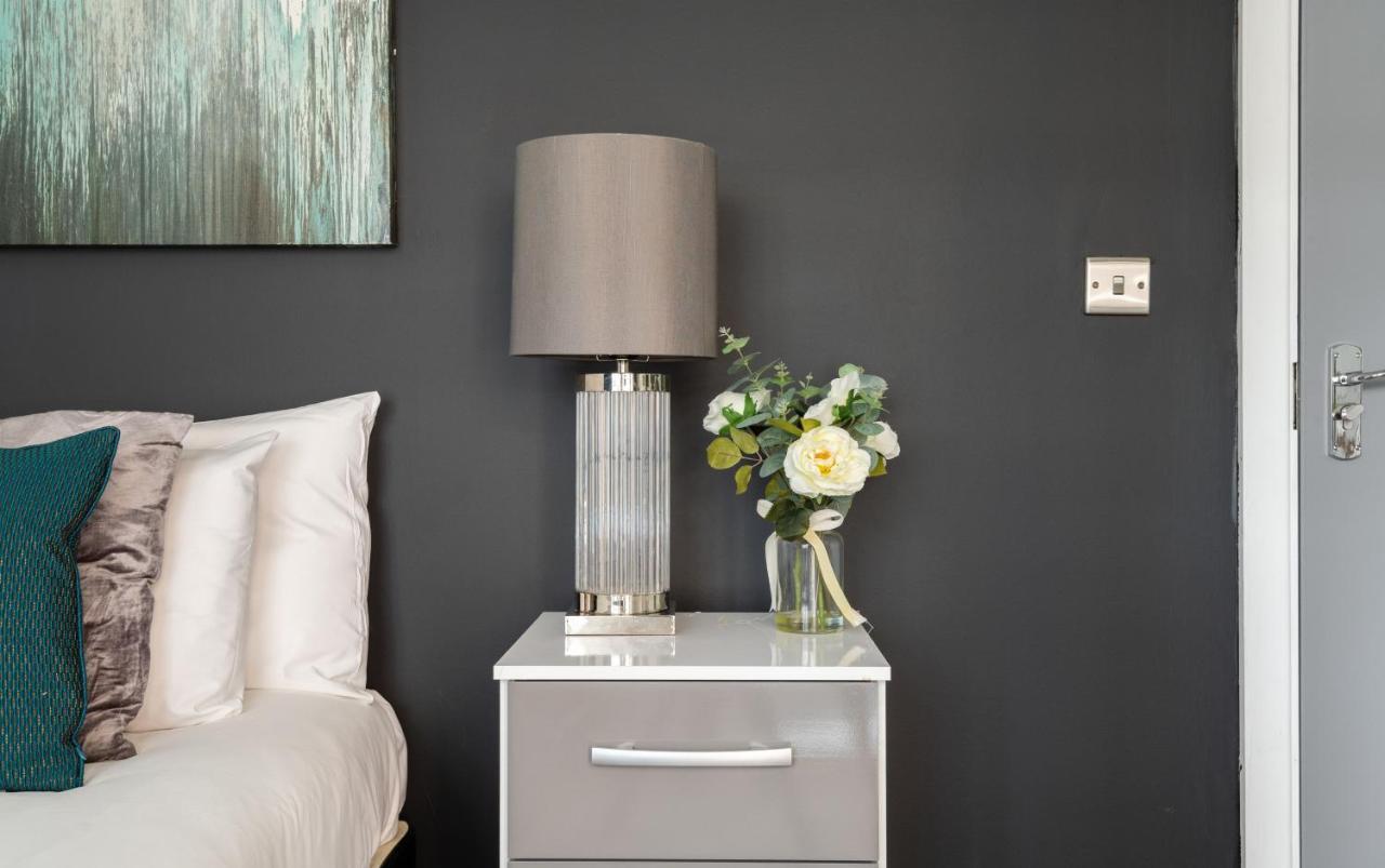 Spacious And Modern 4 Bed Apartment Next To Borough Station London Eksteriør billede